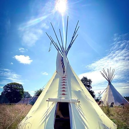 Terra-Tipike, Tipi A La Ferme Entre Terre Et Mer Trébry Exterior foto